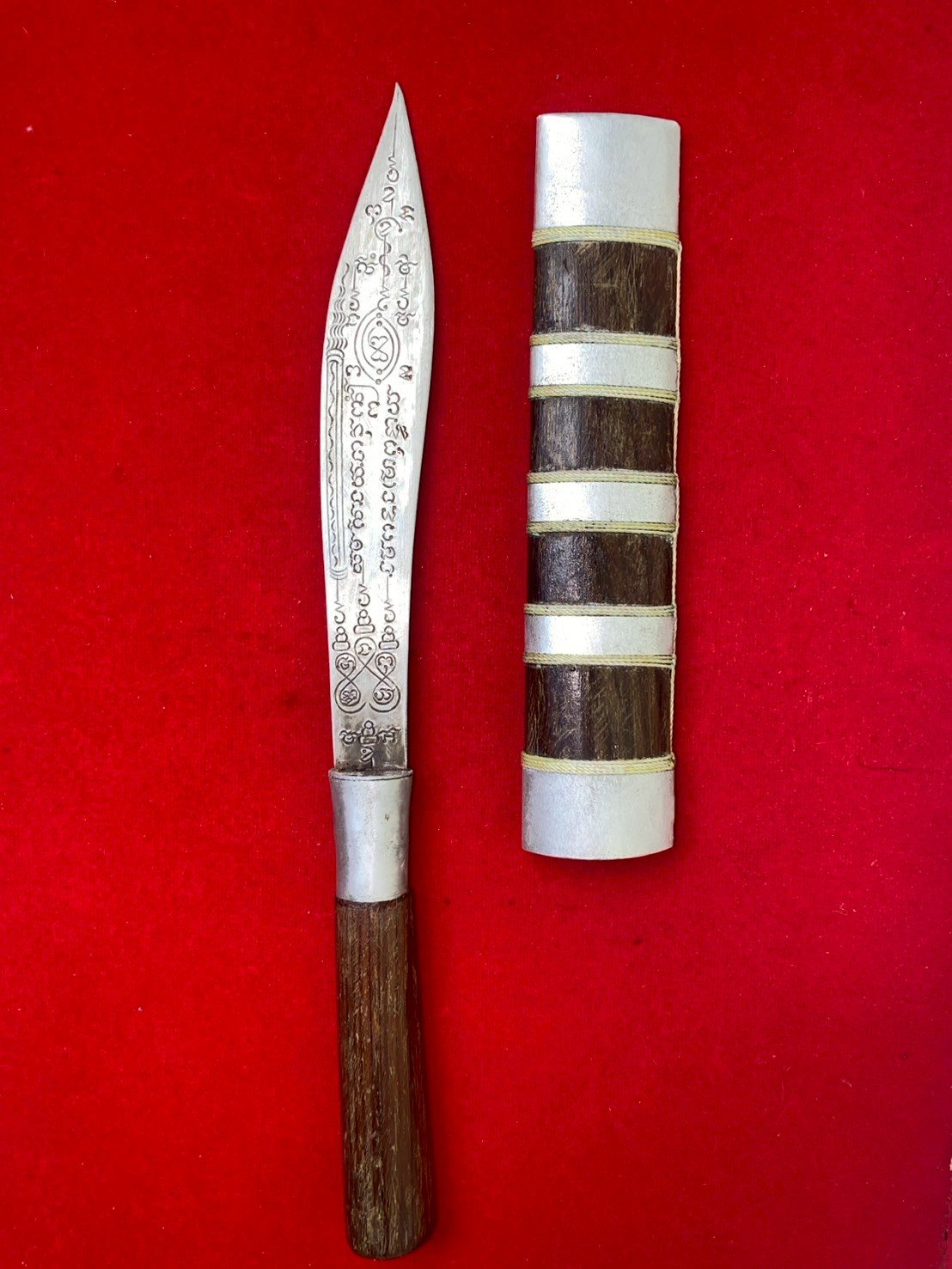 มีดหมอหลวงพ่อบุญมี วัดเขาสมอคอน ใบมีดยาว ๖ นิ้ว