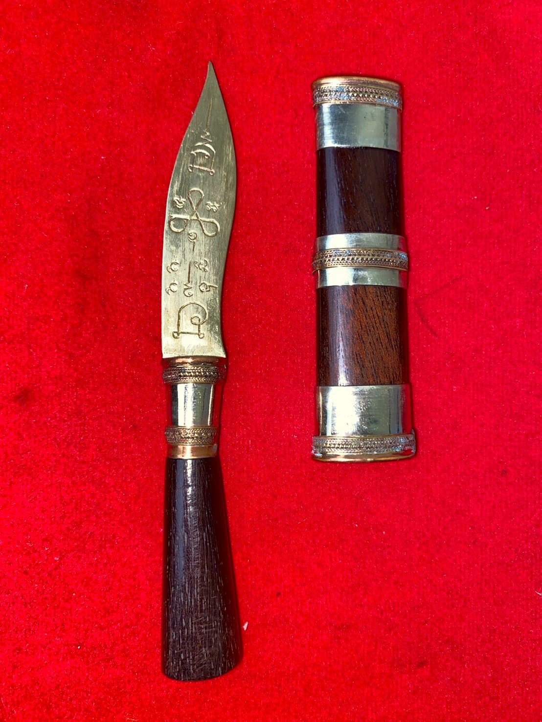 มีดหมอหลวงพ่อพัฒน์ วัดห้วยด้วน รุ่นไตรมาส ๖๔ ใบมีดยาว ๒.๕ นิ้ว