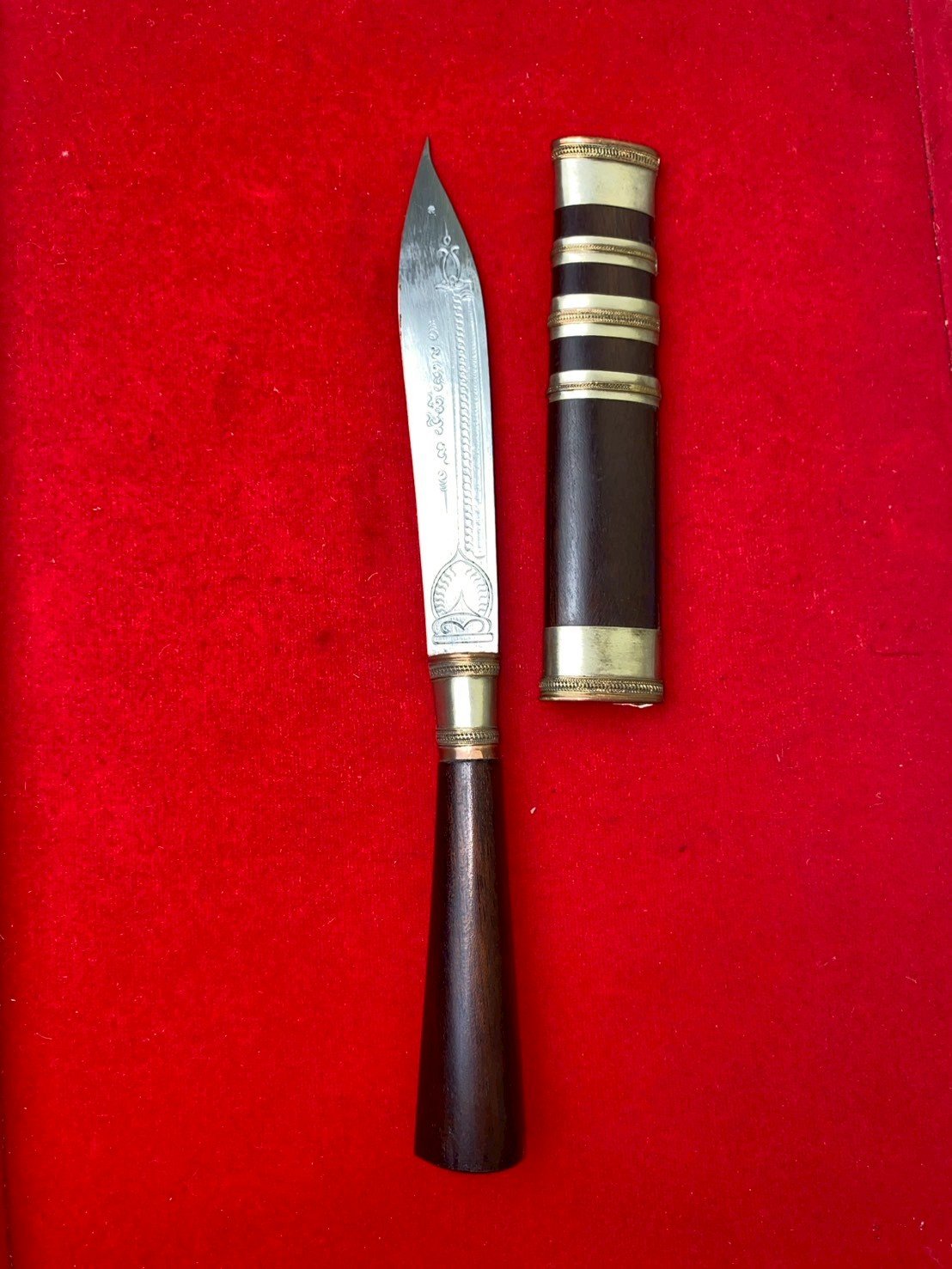 มีดหมอหลวงพ่อพัฒน์ วัดห้วยด้วน ขนาดใบมีด ๕ นิ้ว เสมาเต็มใบ