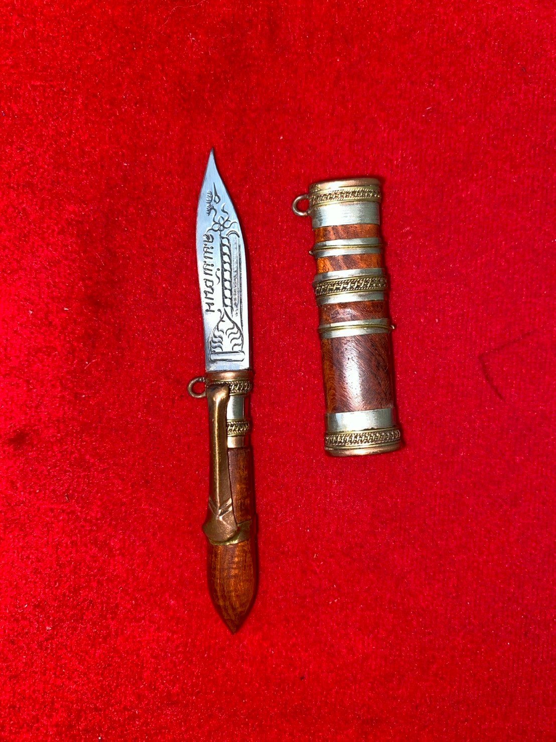 มีดหมอหลวงพ่อพัฒน์ วัดห้วยด้วน ขนาดใบมีด ๑.๕ นิ้ว 