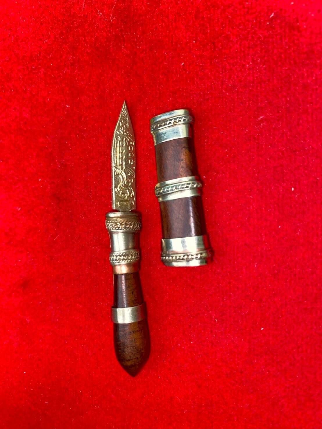 มีดหมอหลวงพ่อพัฒน์ วัดห้วยด้วน งานกฐิน๖๔ ขนาดใบมีด ๑ นิ้ว 