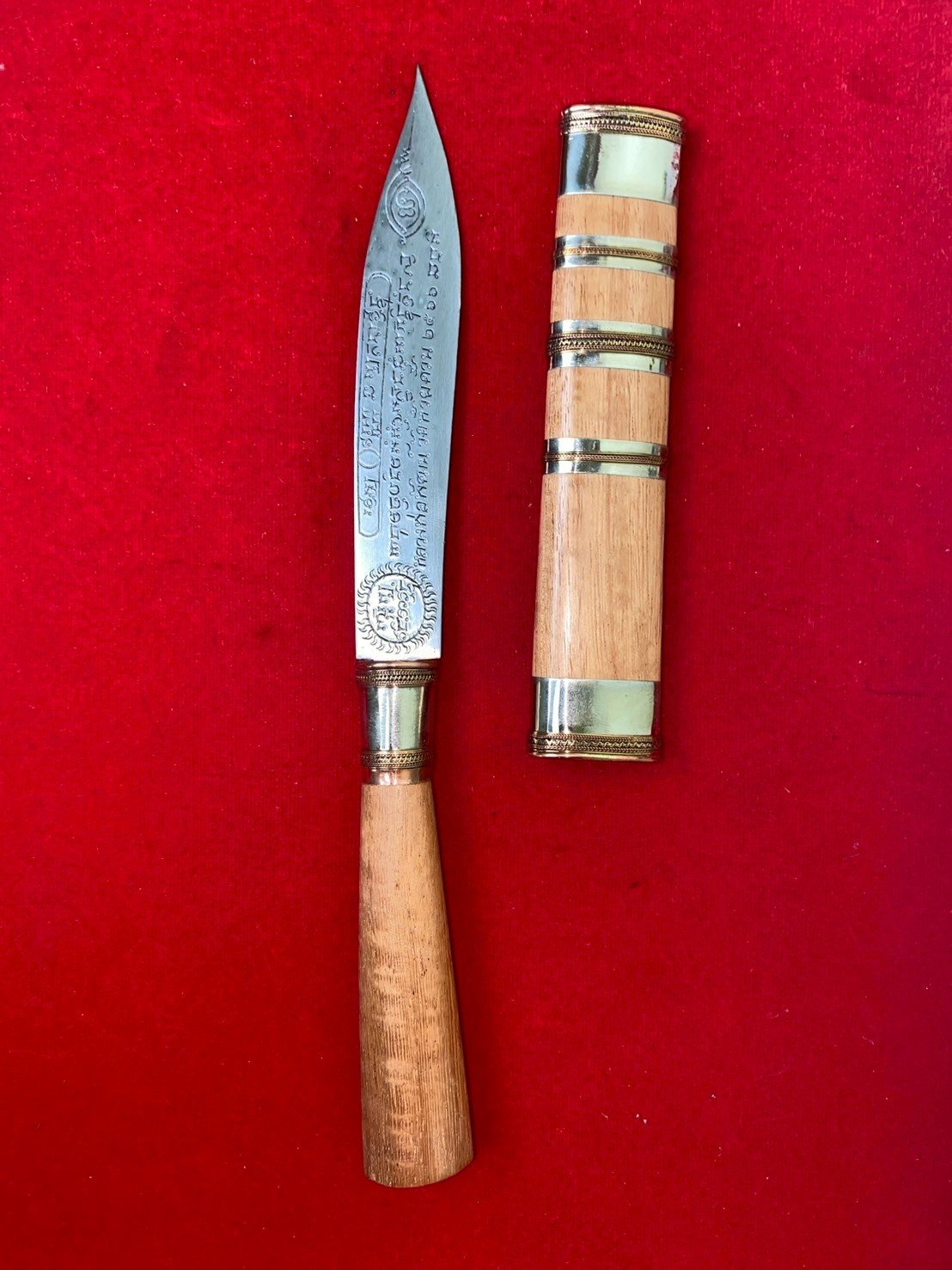 มีดหมอหลวงพ่อพัฒน์ วัดห้วยด้วน รุ่นเลื่อมสมณศักดิ์ ขนาดใบมีด ๕ นิ้ว