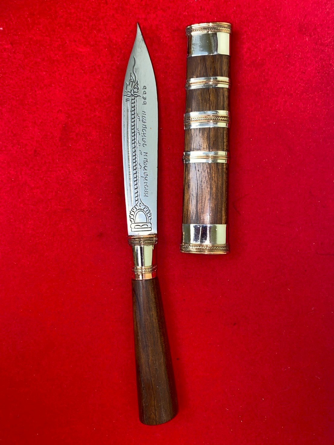 มีดหมอหลวงพ่อพัฒน์ วัดห้วยด้วน รุ่นเลื่อมสมณศักดิ์ ขนาดใบมีด ๕ นิ้ว