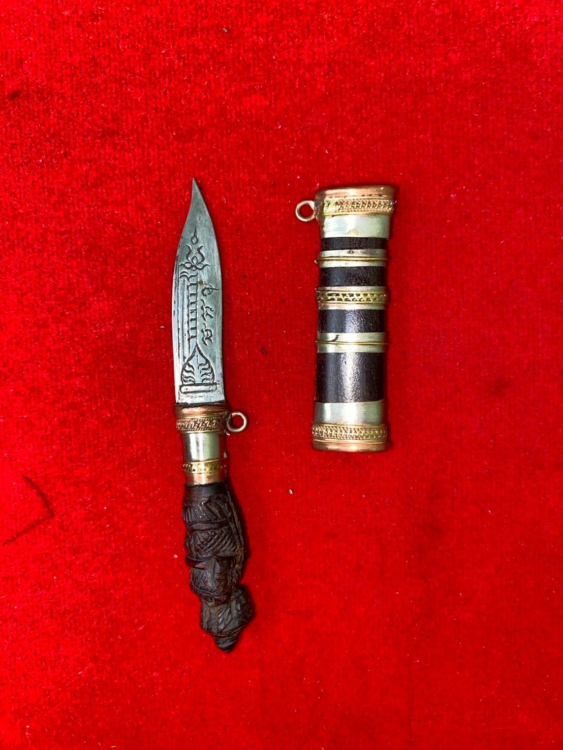 มีดหมอหลวงพ่อพัฒน์ วัดห้วยด้วน ขนาดใบมีด ๑.๕ นิ้ว