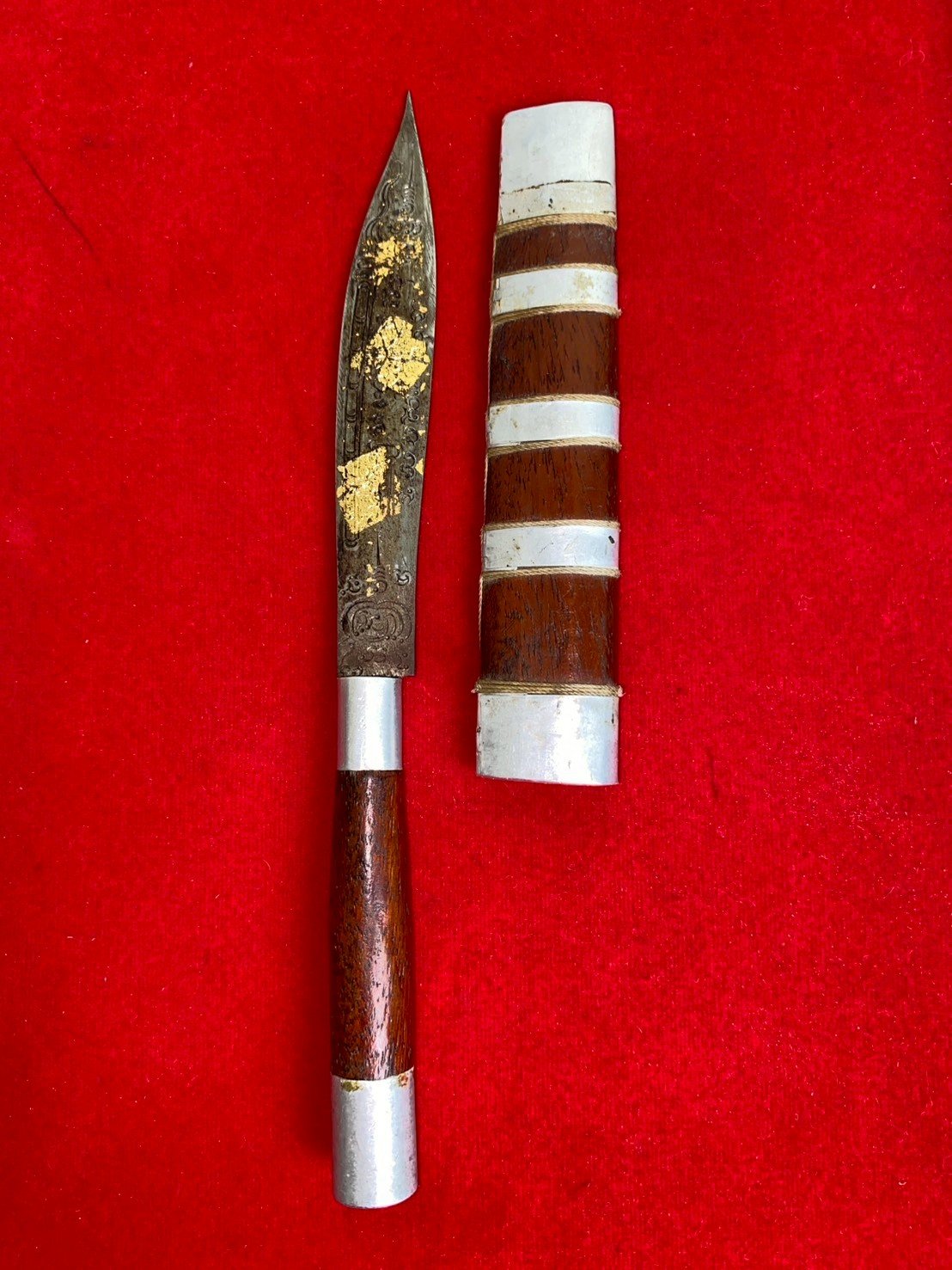 มีดหมอหลวงพ่อบุญมี วัดเขาสมอคอน ขนาดใบมีด ๕ นิ้ว 