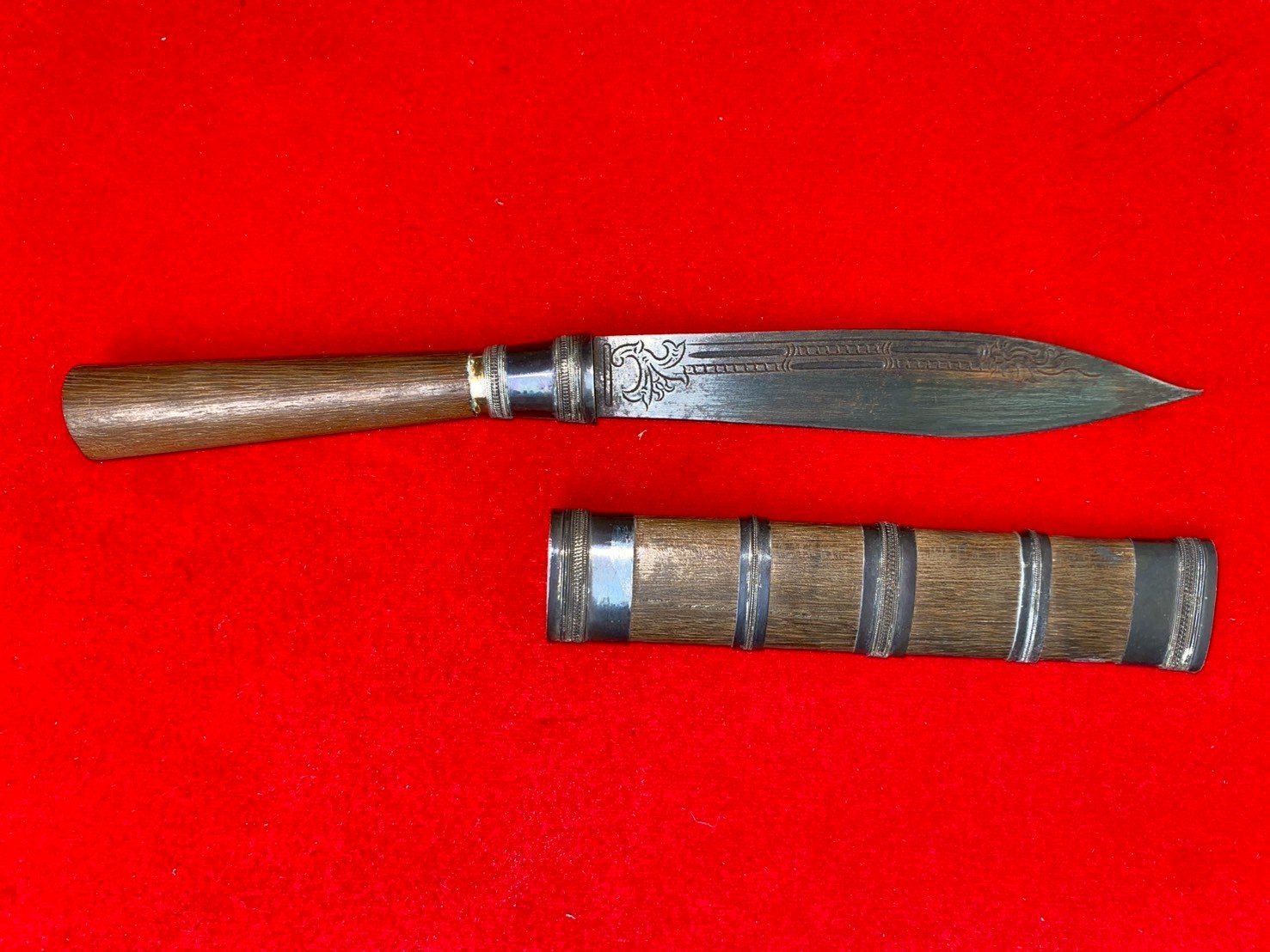 มีดหมอหลวงพ่อเดิม วัดหนองโพ ใบมีดยาว ๕ นิ้ว